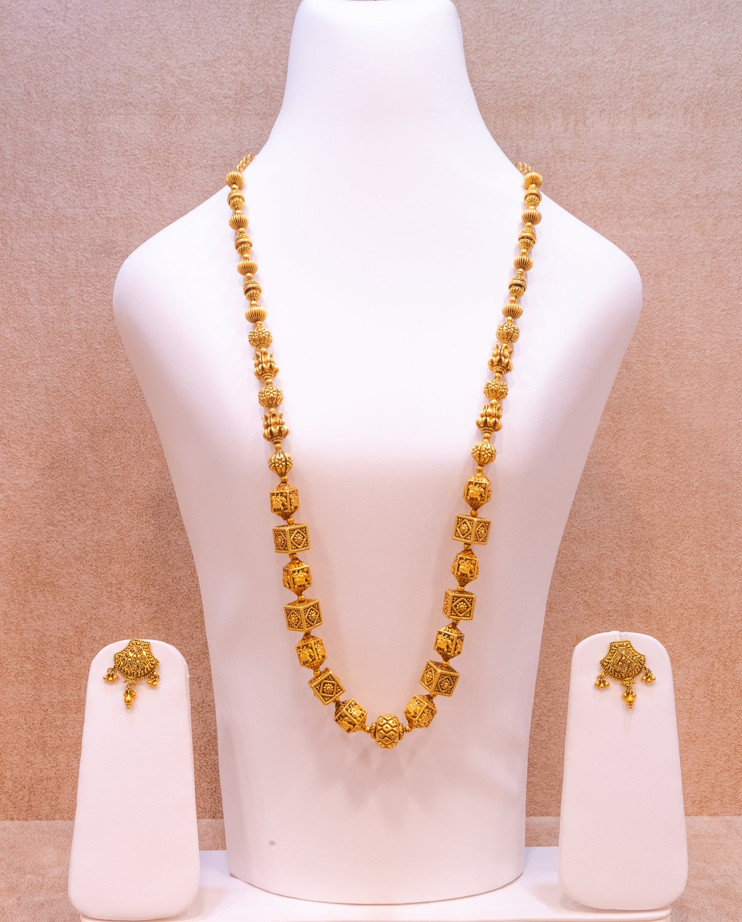 Beaded Gold Party Set