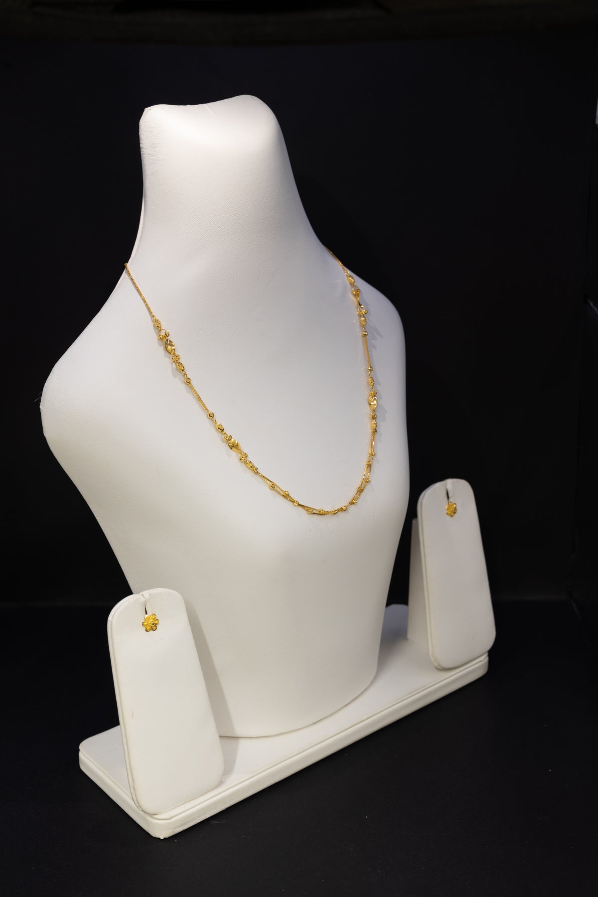 22ct Gold Floral Necklace & Stud Earring Set