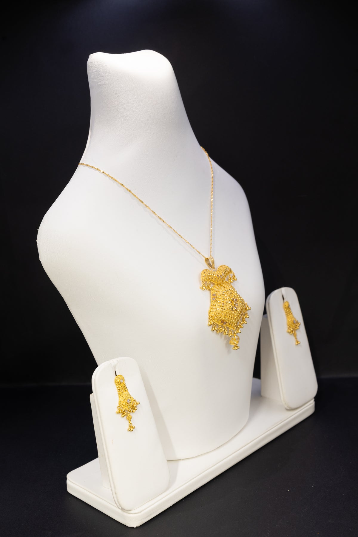 22ct Gold Large Shield Pendant Bridal Necklace & Earring Set