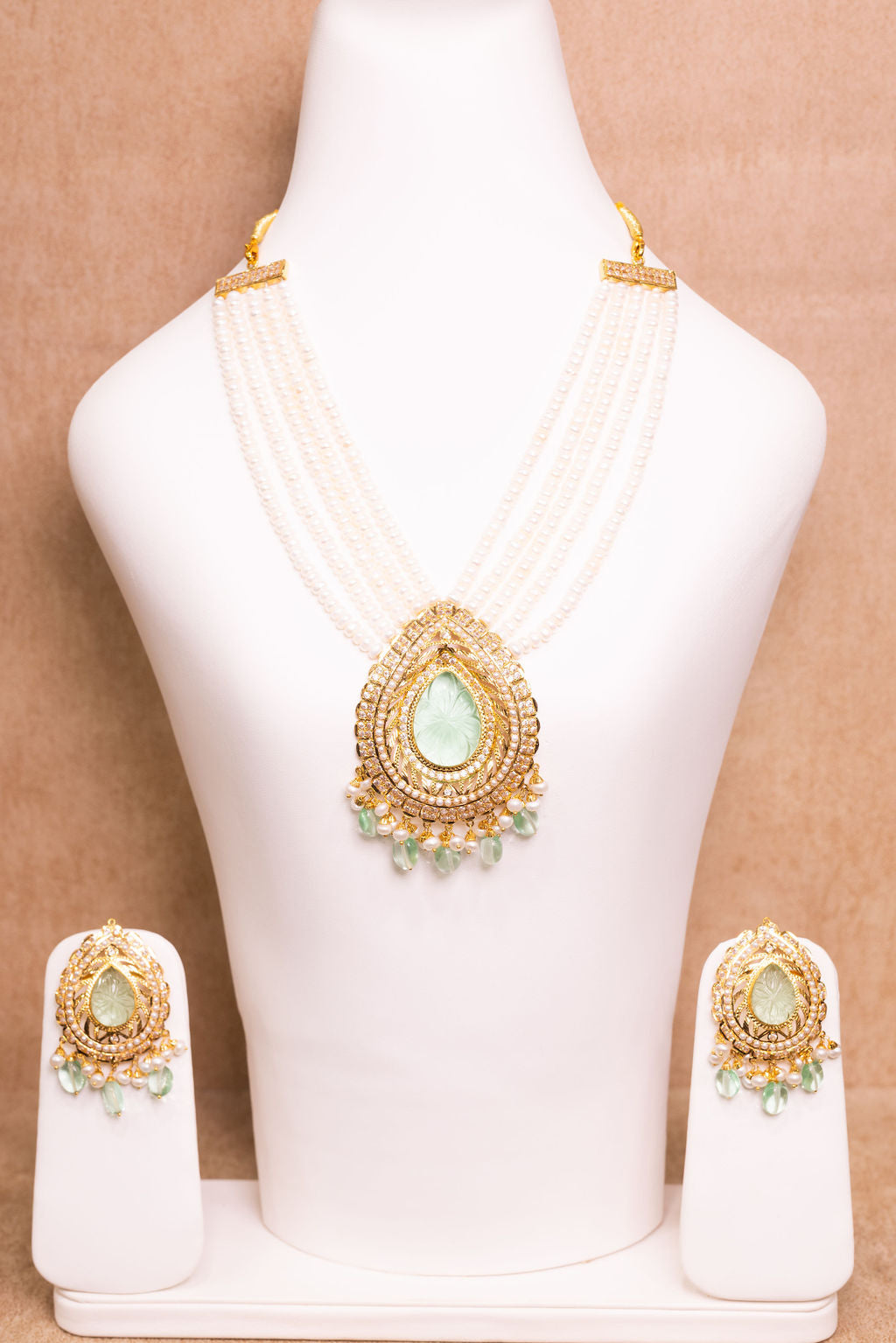 Emerald and Pearl Precious Stone Set