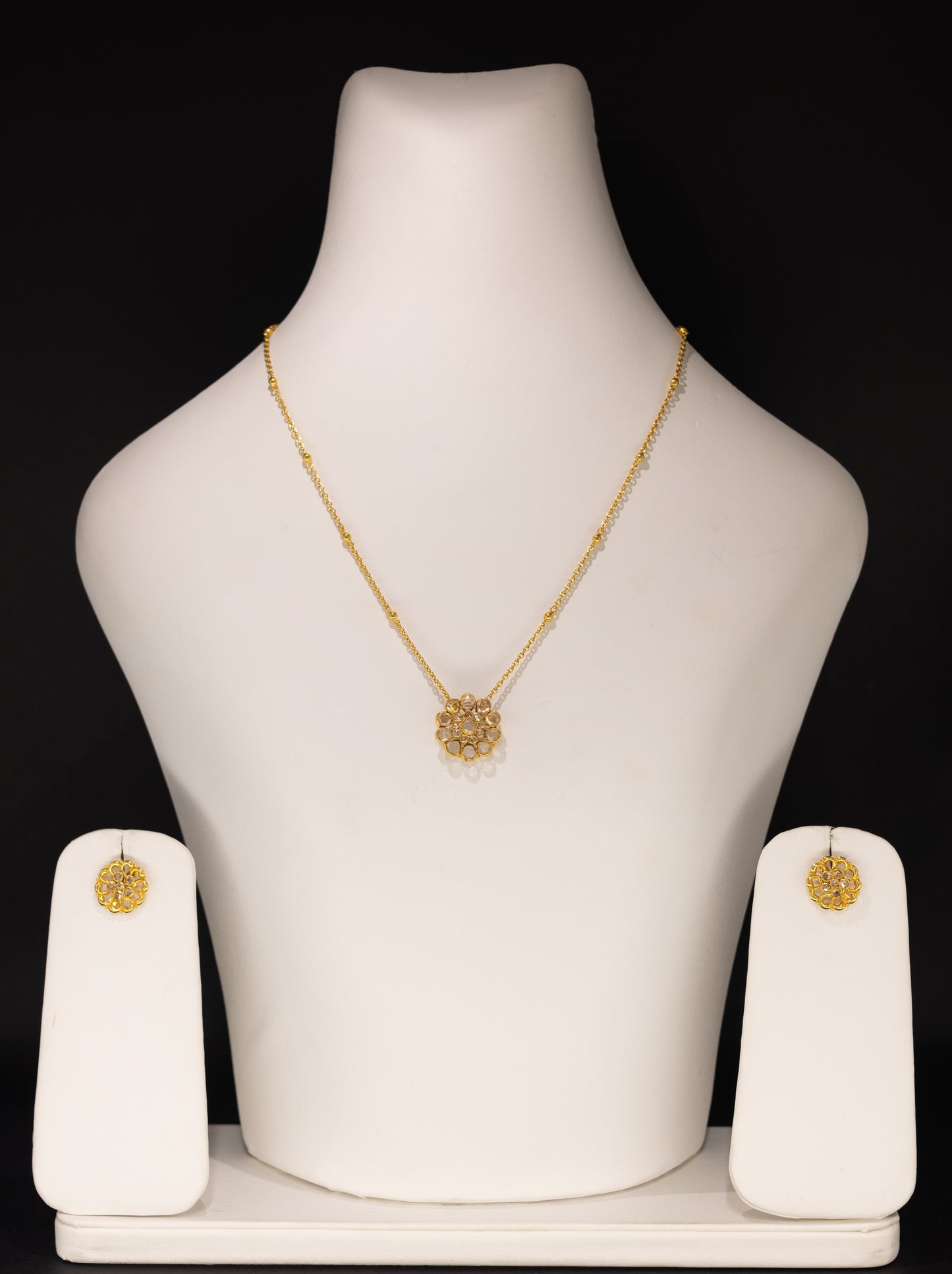 22ct Gold Floral Pendant Necklace and Stud Earring Set