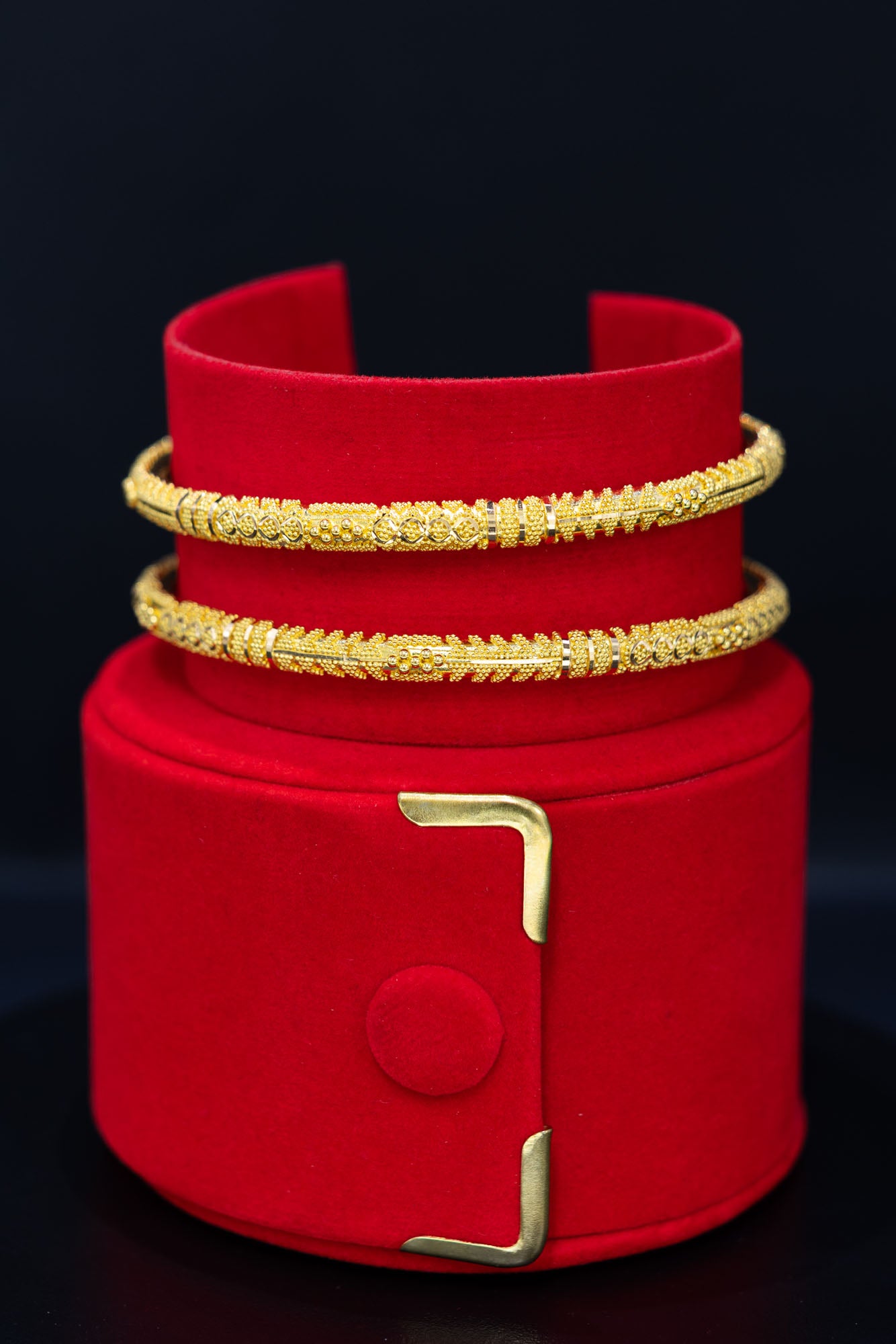 22ct Gold Intricately Detailed Kara Bangle Pair