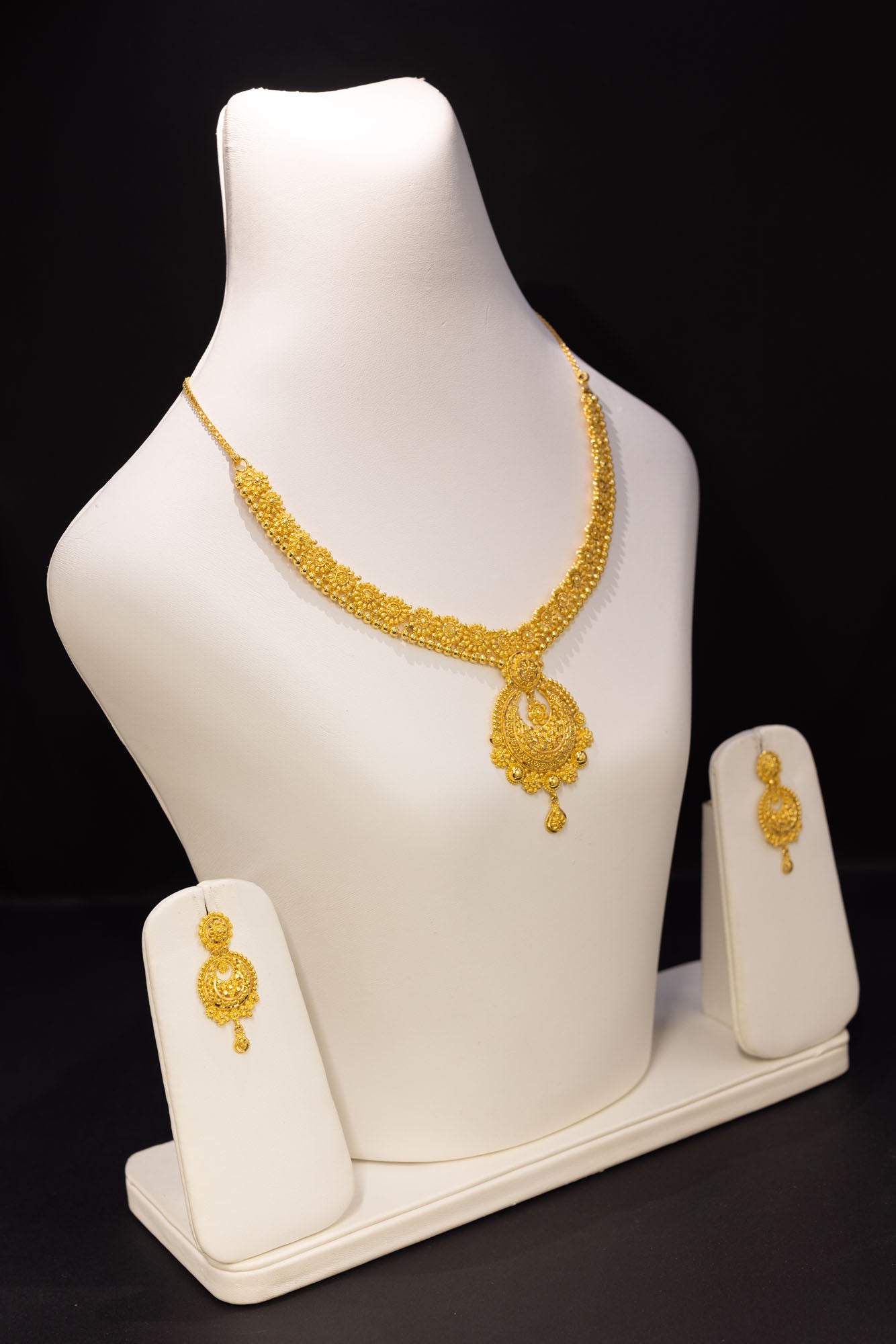 22ct Gold Statement Pendant Wedding Set