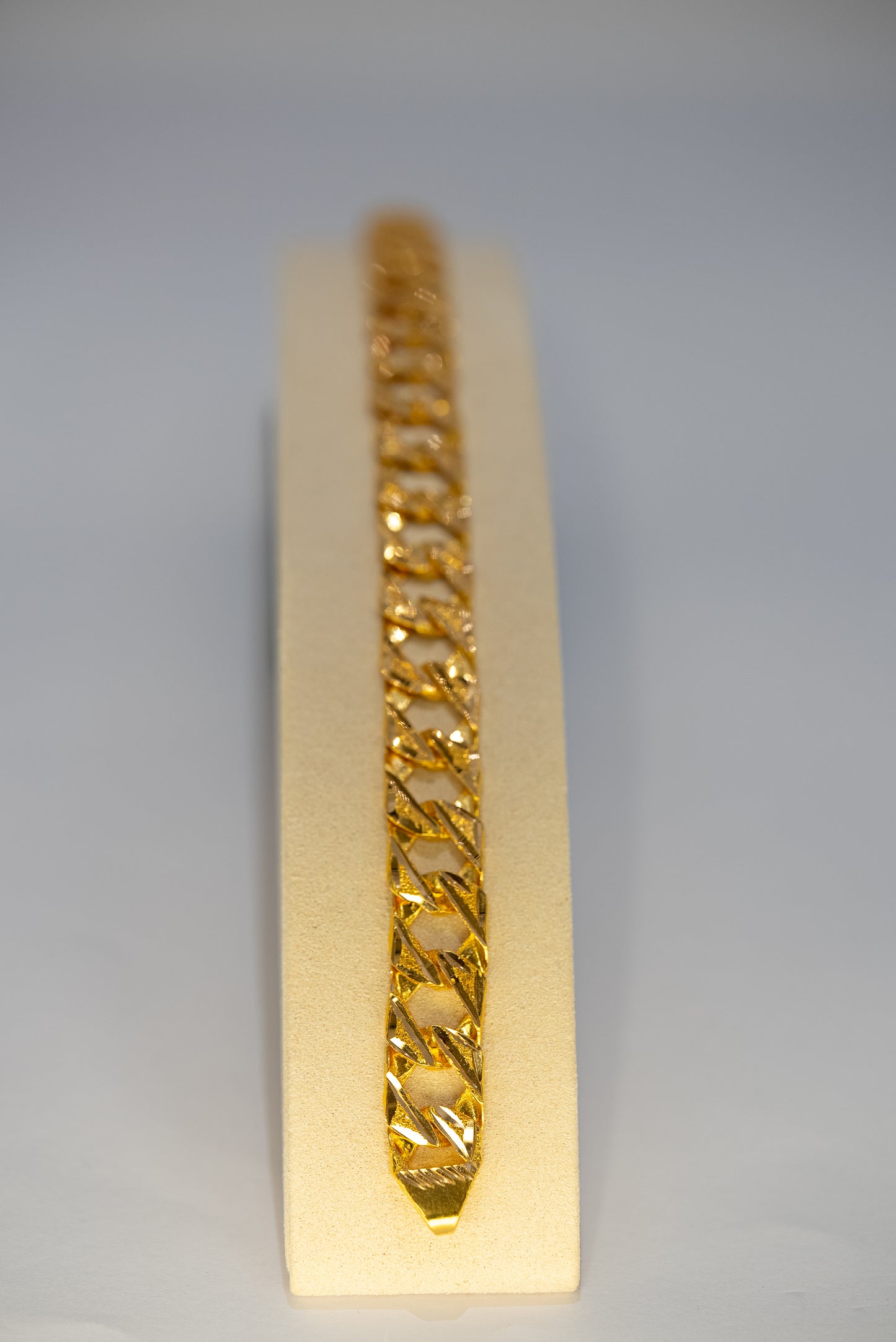 22ct Gold Men’s Heavy Cuban Link Bracelet