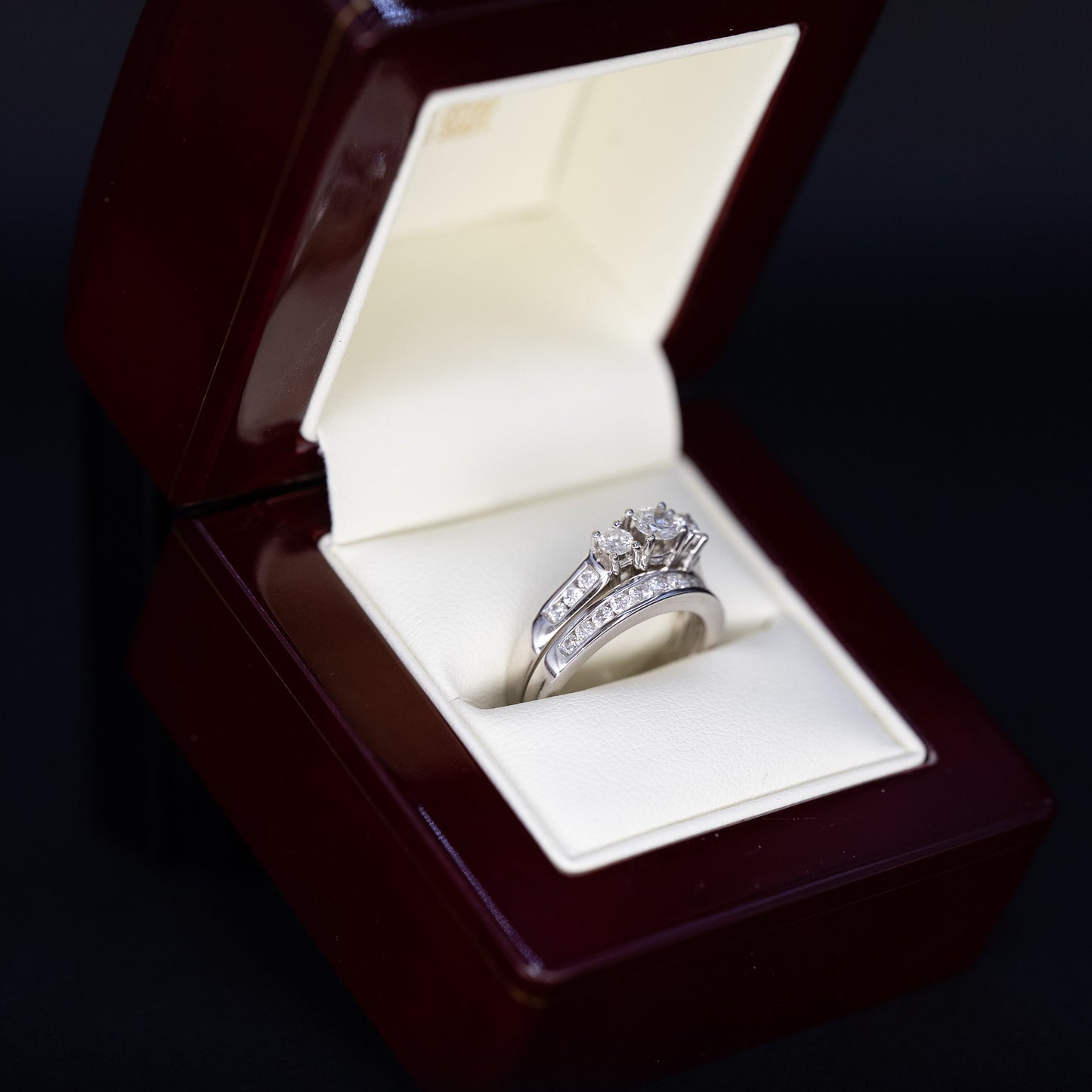 18ct White Gold Solitaire Diamond Ring Set