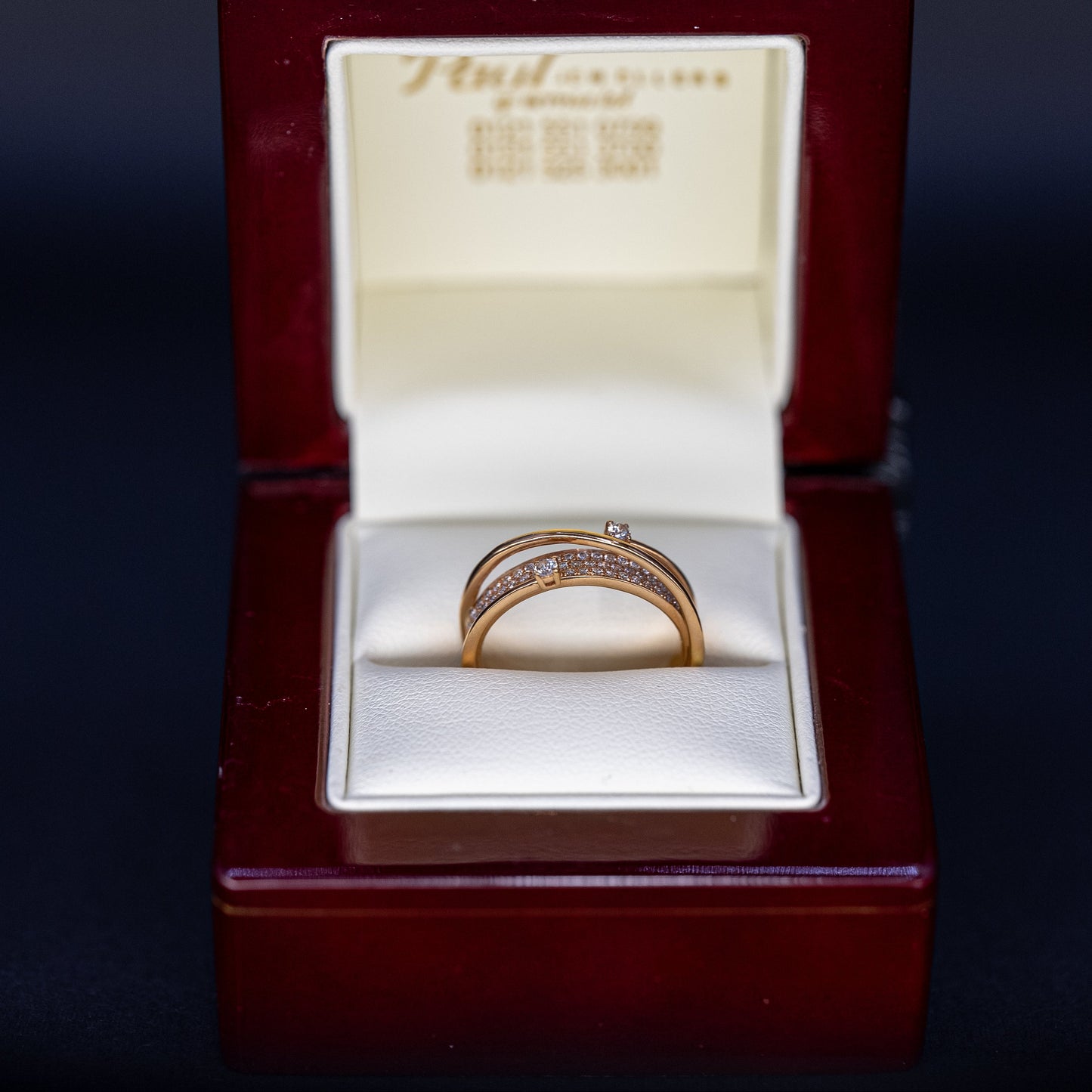 18ct White Gold Diamond Studded Ring