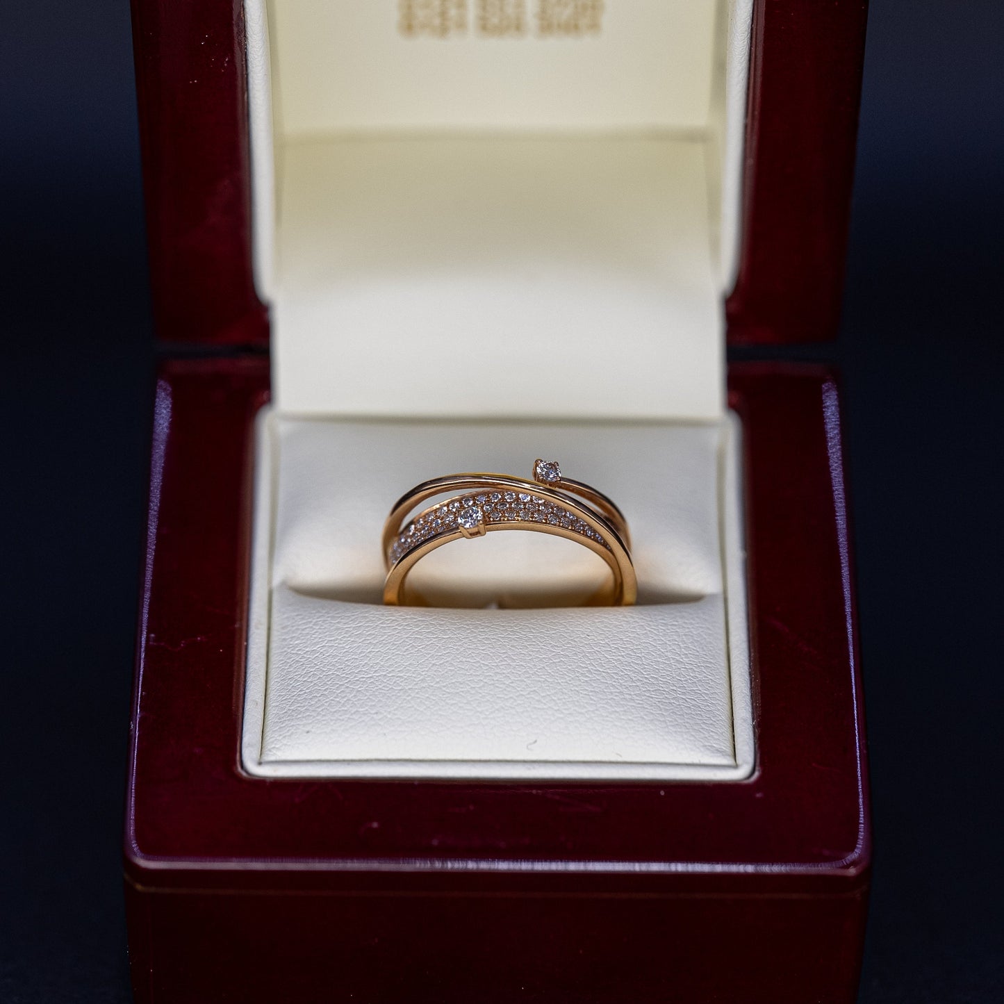 18ct White Gold Diamond Studded Ring