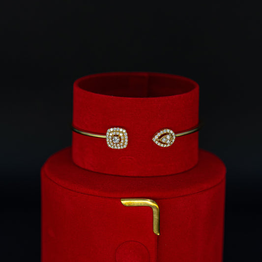 18ct Yellow Gold Open Diamond Cuff Bangle