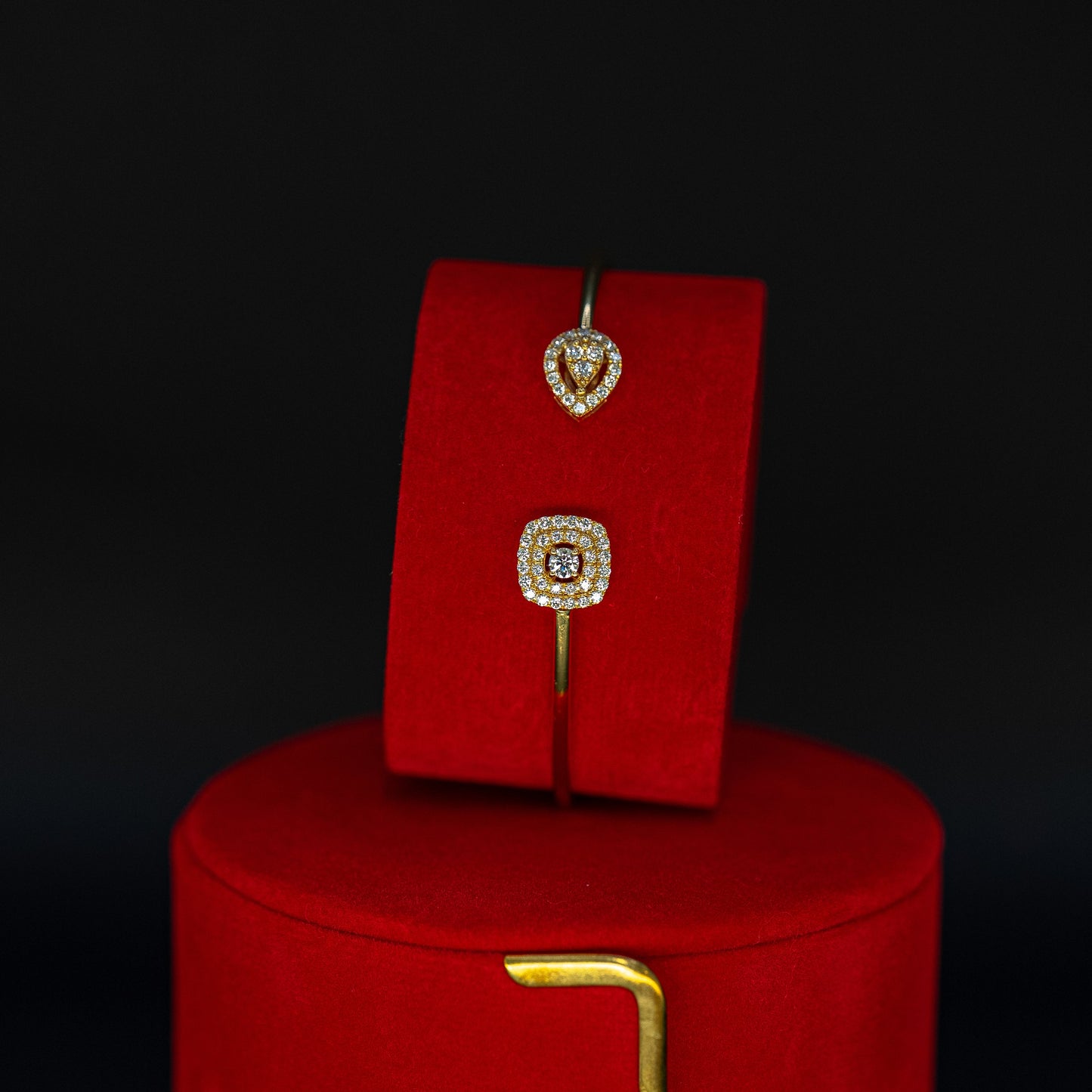 18ct Yellow Gold Open Diamond Cuff Bangle