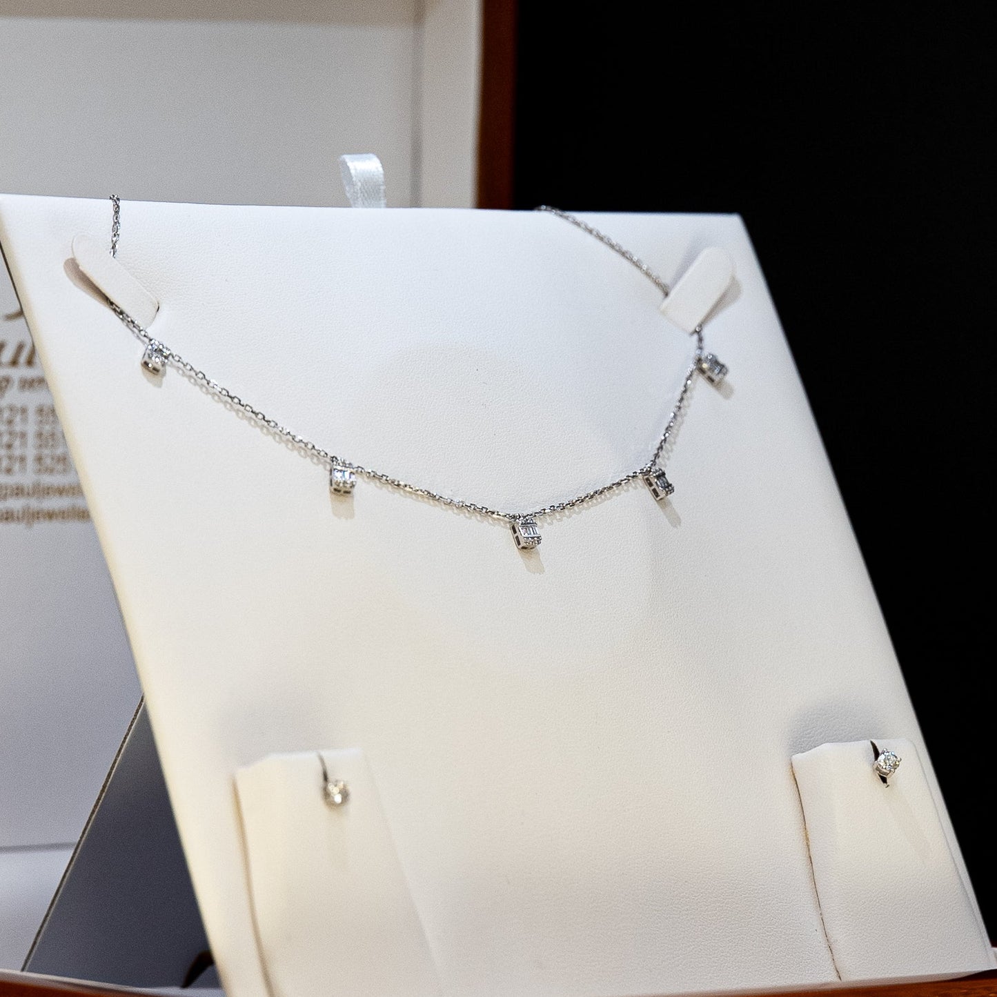 18ct White Gold Diamond Necklace