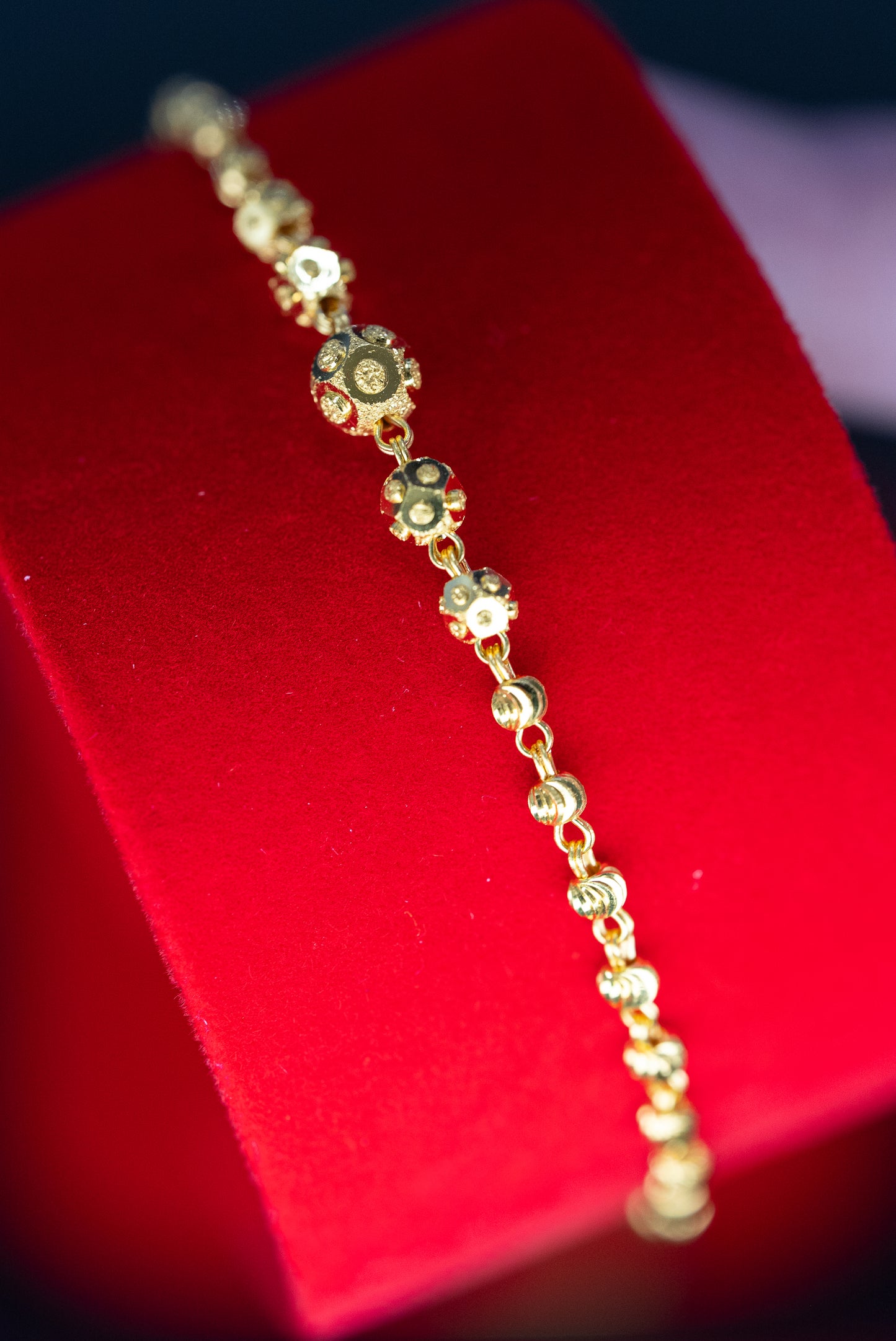 22ct Gold Ladies Beaded Bracelet