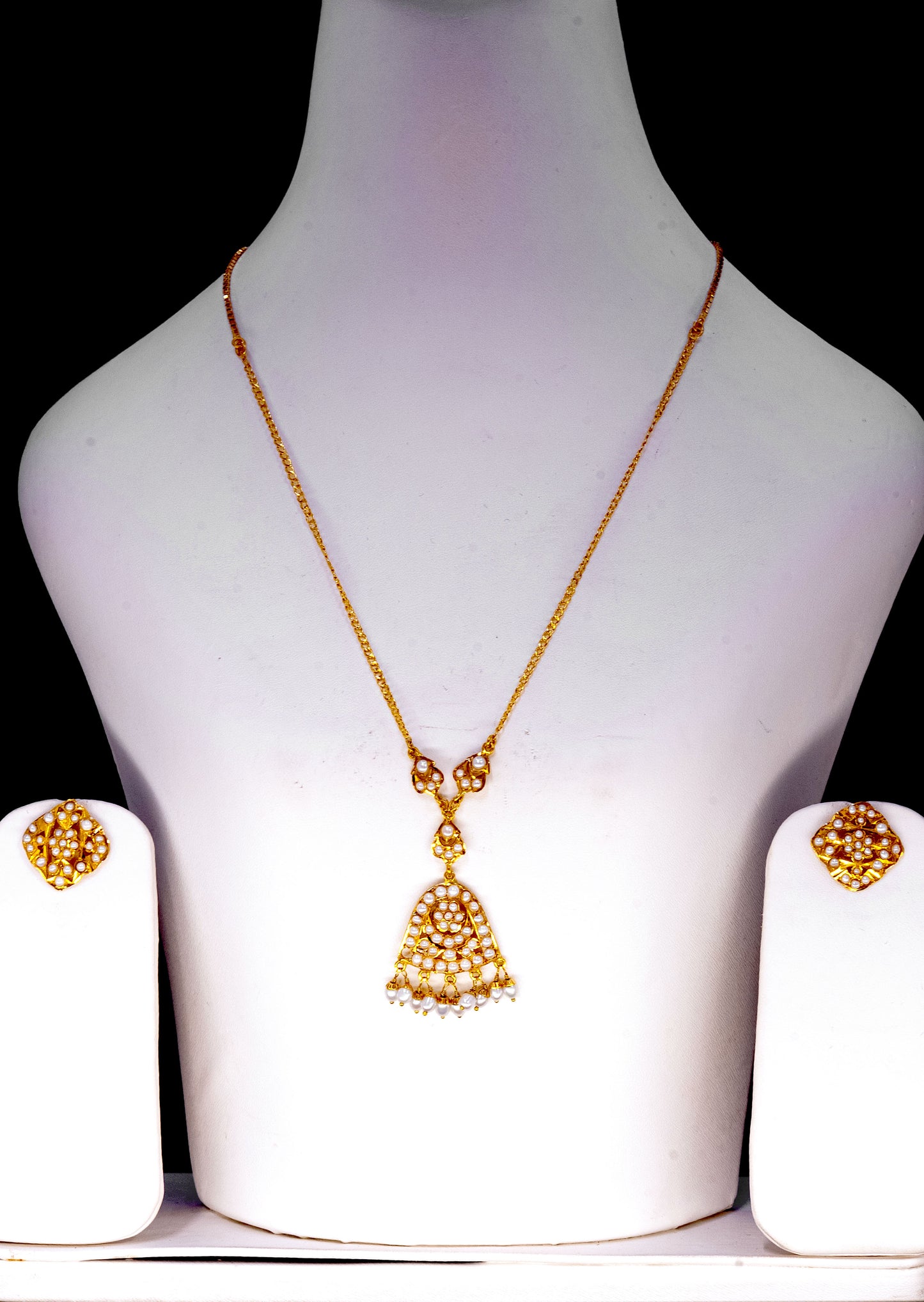 22ct Gold Fan Necklace Set with Pearl Detailing