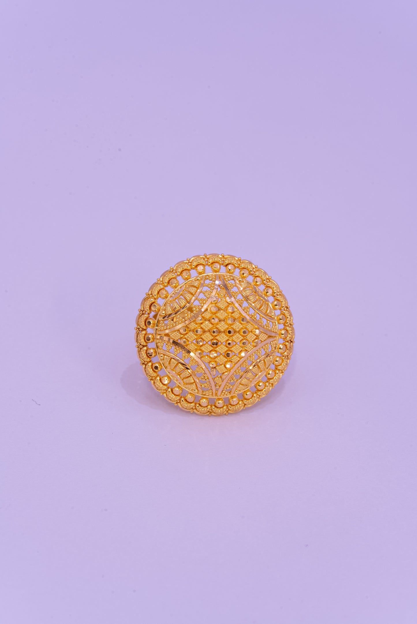 Stunning Ladies Ring