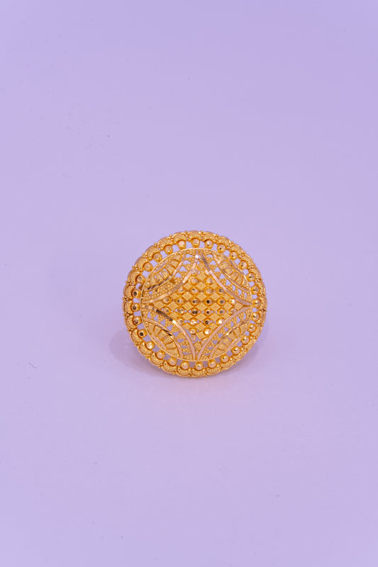 Stunning Ladies Ring