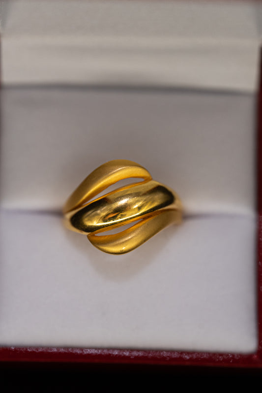 22ct Gold Sculpted Twist Ring – Size N