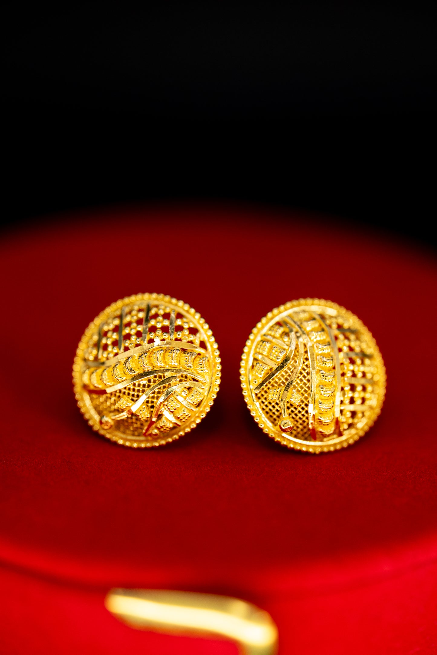 Large 22ct Gold Circular Filigree Stud Earrings