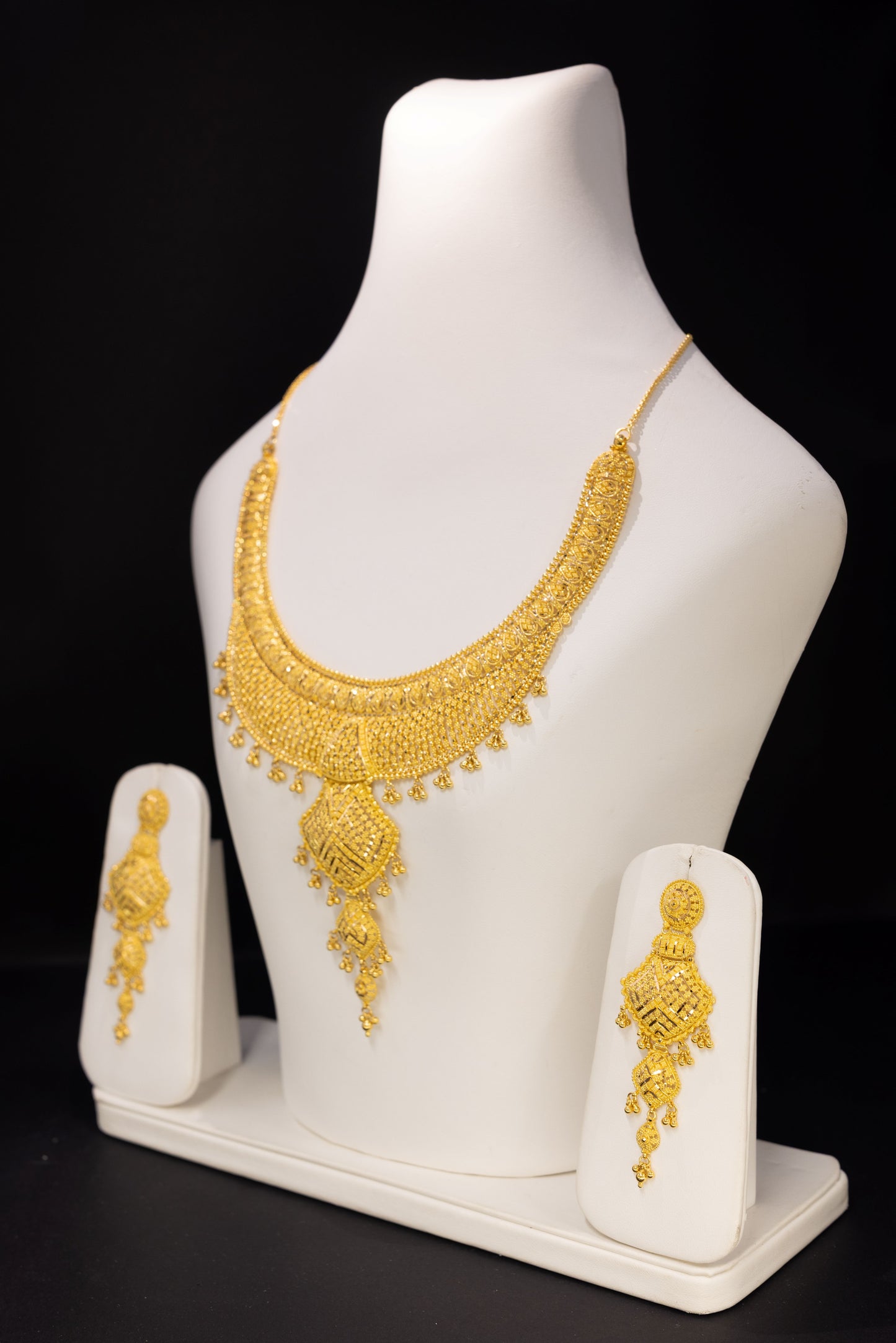 22ct Gold Traditional Rani Haar Set - Pendant Design