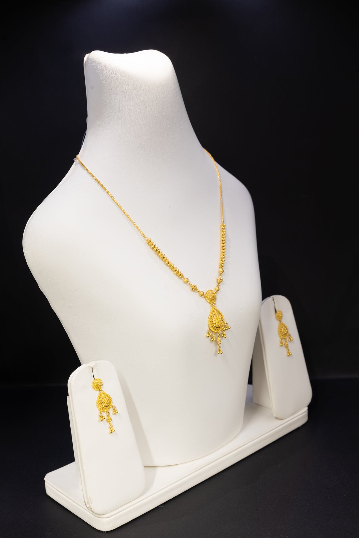 22ct Gold Teardrop Bridal Necklace & Earring Set