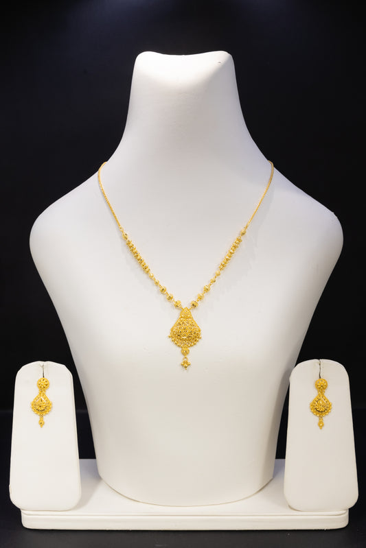 22ct Gold Ornate Teardrop Necklace & Earring Set