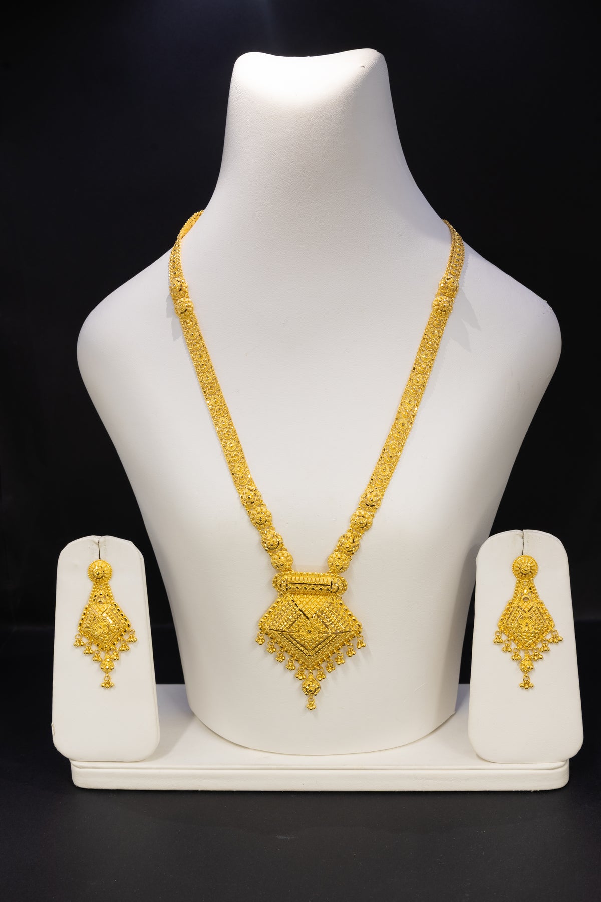 22ct Gold Geometric Pendant Rani Haar & Earring Set