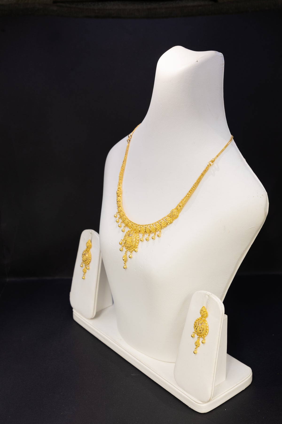 22ct Gold Circular Drop Bridal Necklace & Earring Set