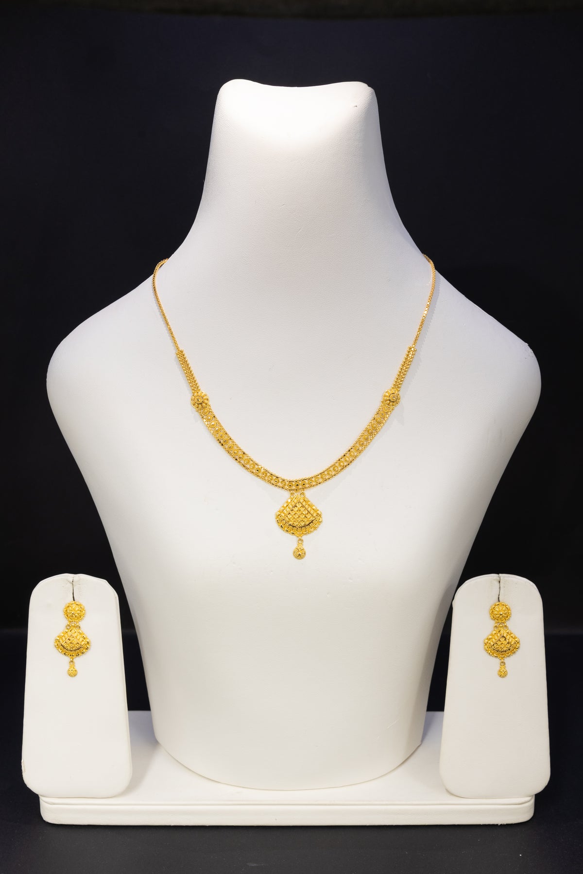 22ct Gold Fan Pendant Necklace & Earring Set