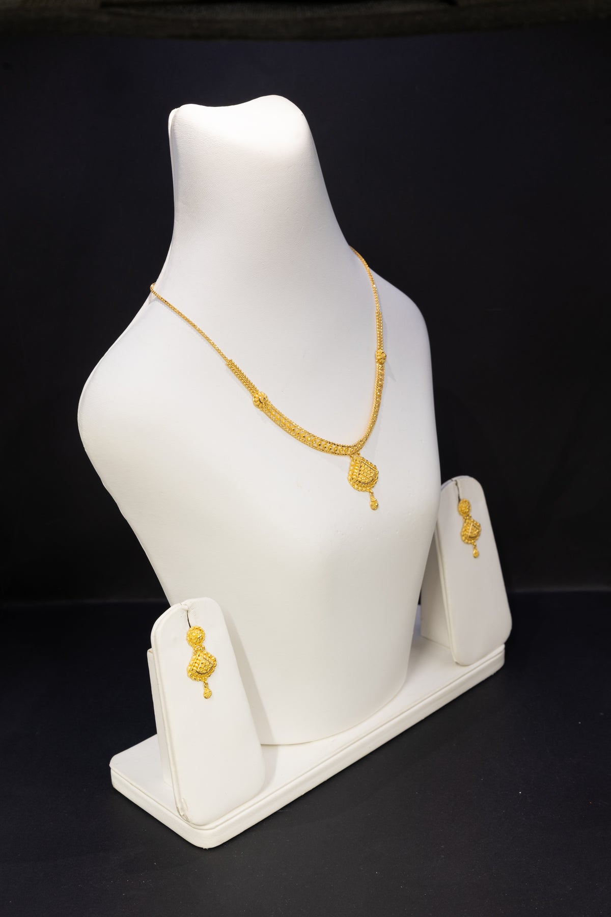 22ct Gold Fan Pendant Necklace & Earring Set