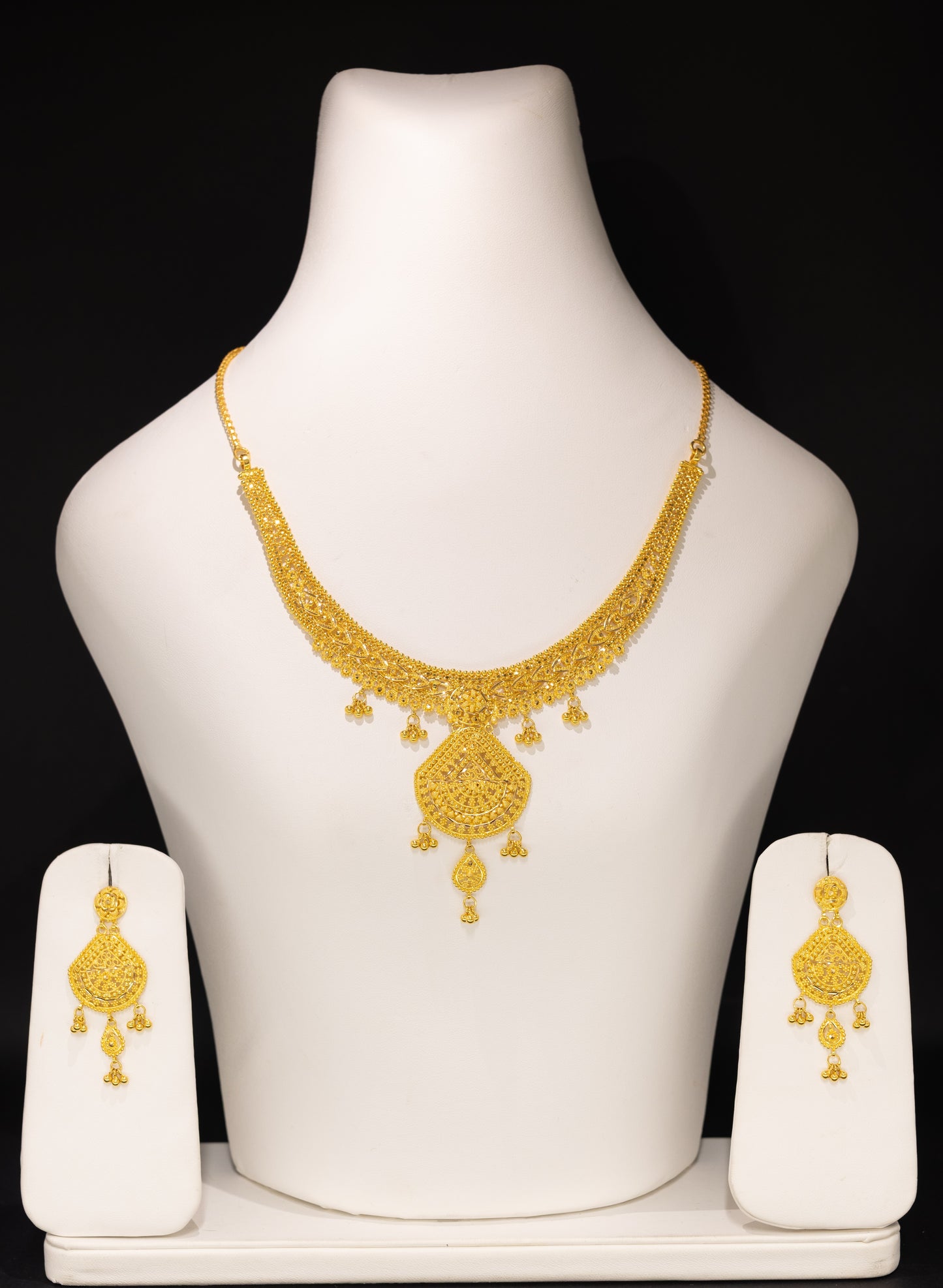 22ct Gold Traditional Bridal Necklace and Drop Earring Set