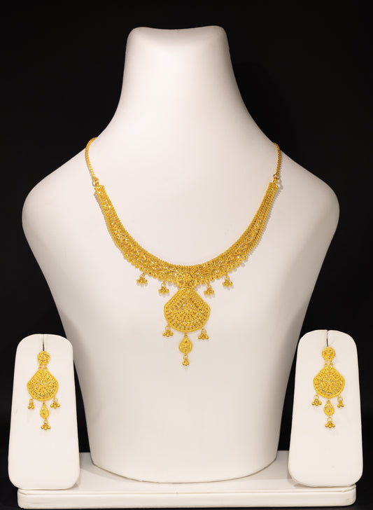 22ct Gold Traditional Bridal Necklace and Drop Earring Set