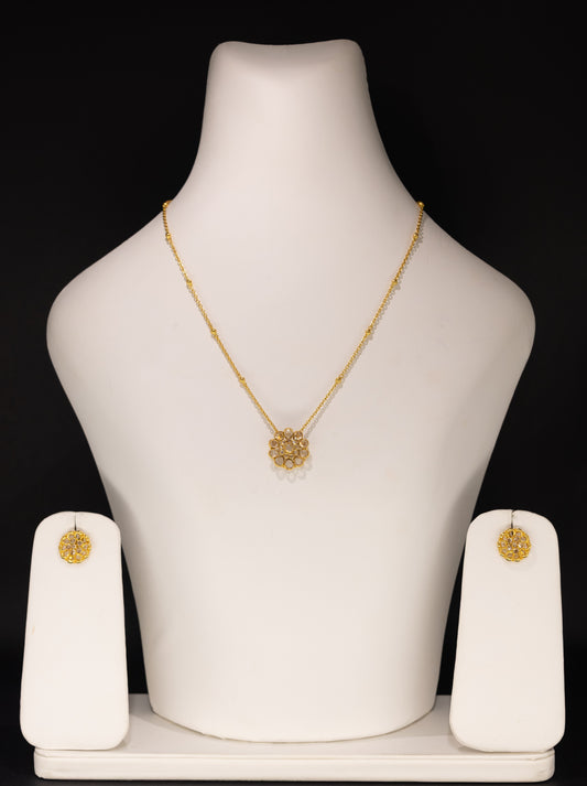 22ct Gold Floral Pendant Necklace and Stud Earring Set