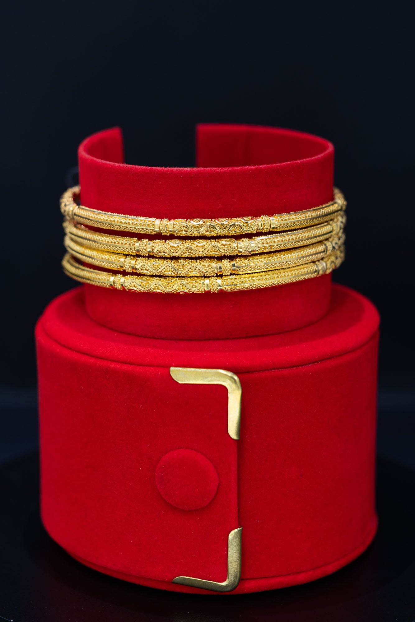 22ct Gold Intricately Detailed Bangle Set
