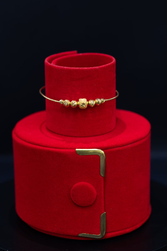 22ct Gold Star Bead Adjustable Baby Bracelet
