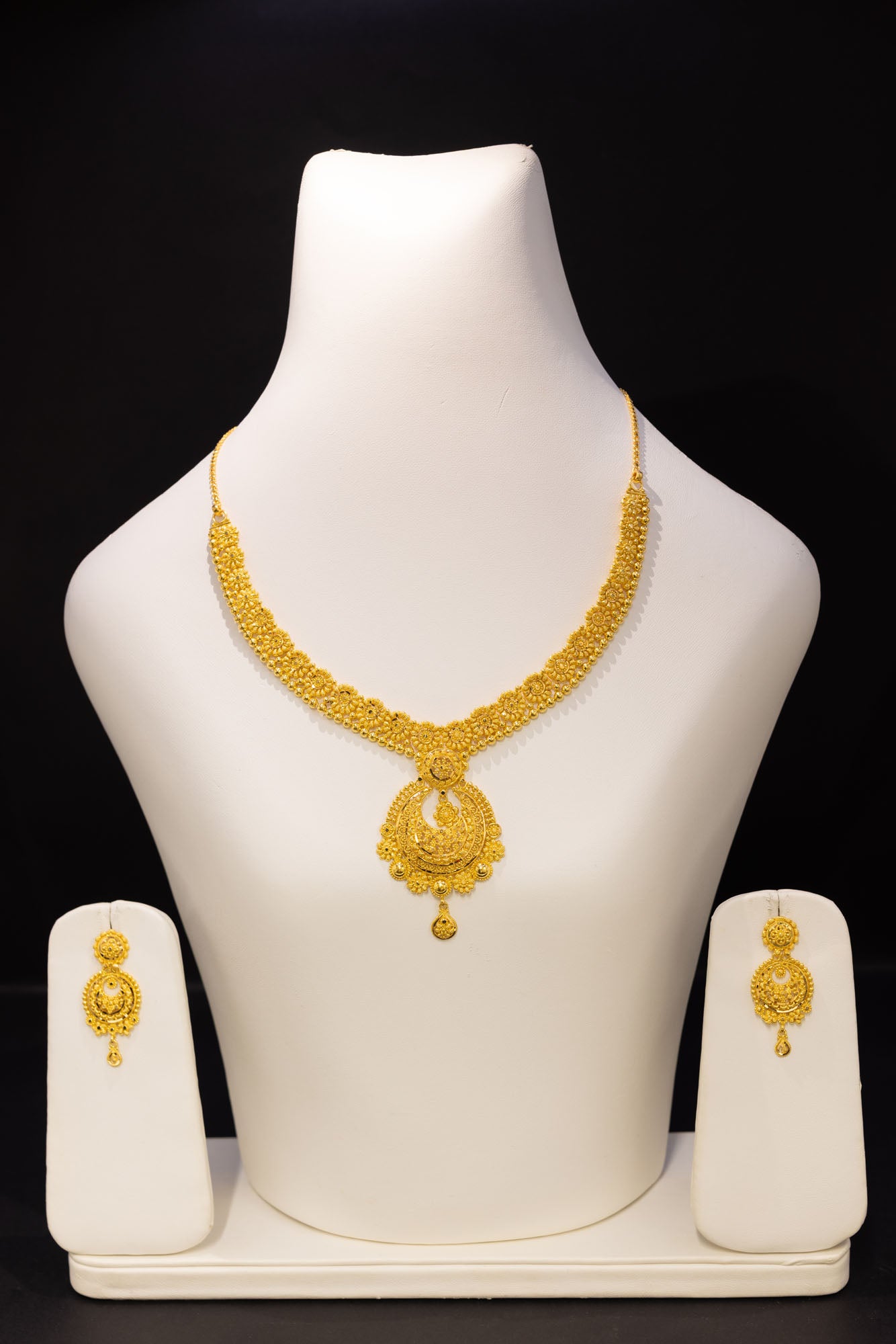 22ct Gold Statement Pendant Wedding Set