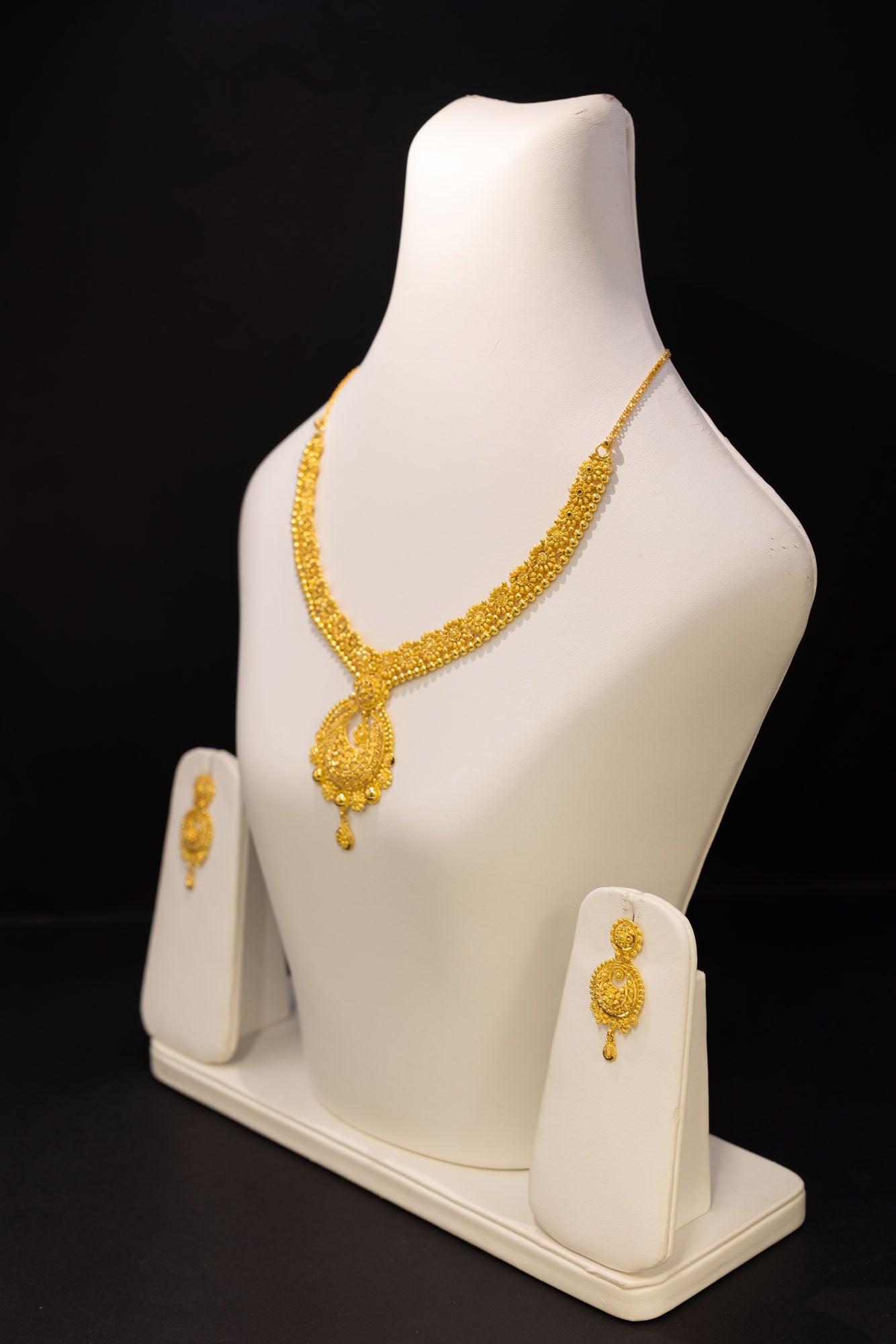 22ct Gold Statement Pendant Wedding Set